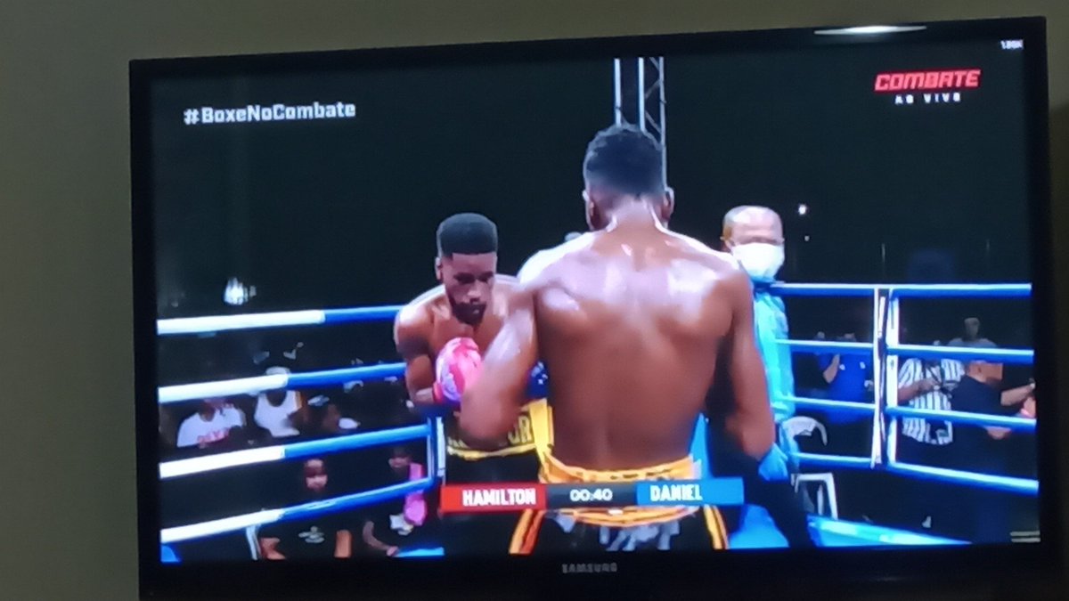 KaueMena's tweet photo. E seguimos acompanhando e relevando todo aprendizado e experiência.
Agora na nobre arte #boxe
#KMgym #OSSSS 
#BoxeNoCombate https://t.co/urhPg7GK5R