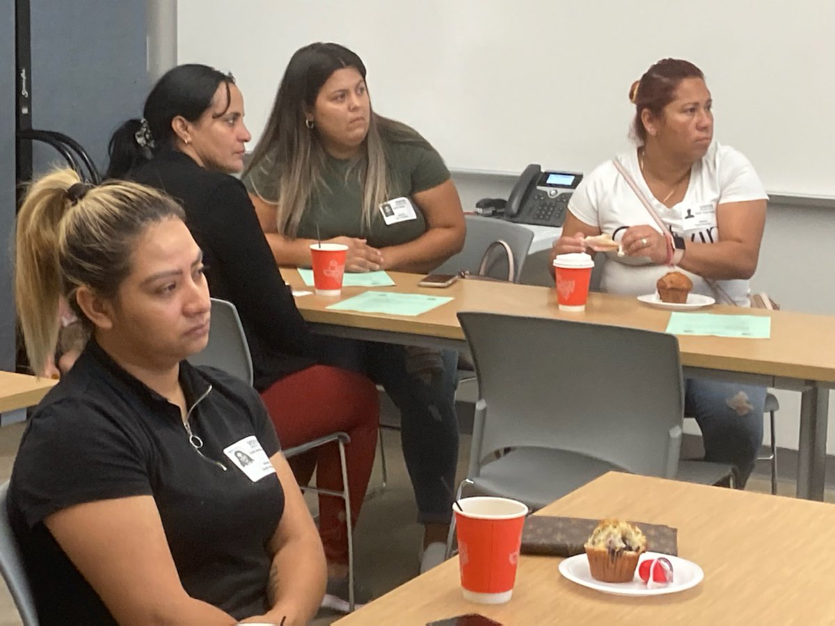 DVISD_SES's tweet photo. Thank you to the parents who joined us for our first Muffins with Maldonado Coffee Chat this week. If you were unable to join us this time around don't worry and stay tuned for more dates to come! #WorkingTogether #ParticipationIsKey #StallionPride https://t.co/6G5hc3cxvn