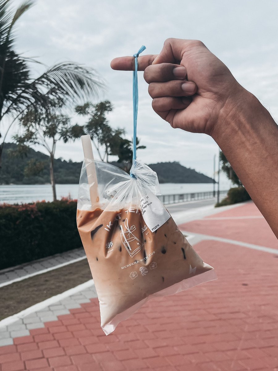 iwanqais's tweet photo. Igtkan zus main-main! Serius ikat tepi 🥹 https://t.co/DgOSkGpNzS