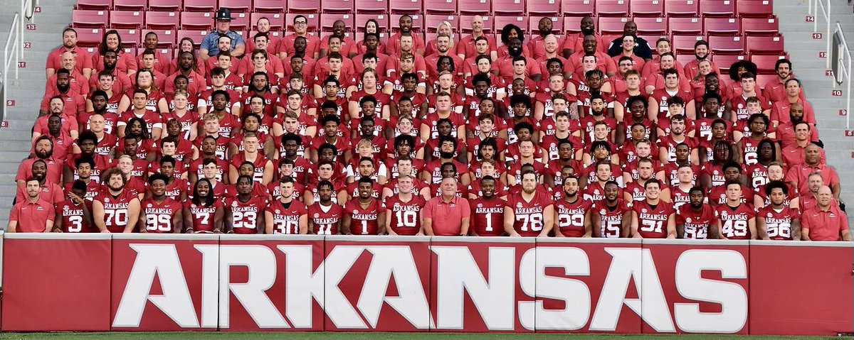 RazorbackFB's tweet photo. Squad https://t.co/GIDCVxBYJo