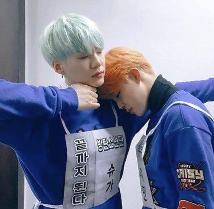95winterkim's tweet photo. la era hyyh tuvo a yoongi mentita y jimin naranjita, claramente fue el momento más hermoso de la vida
claramente gana el #TeamHYYH
WE WANNA FOCUS ON BTS https://t.co/NNHU0v2JYx