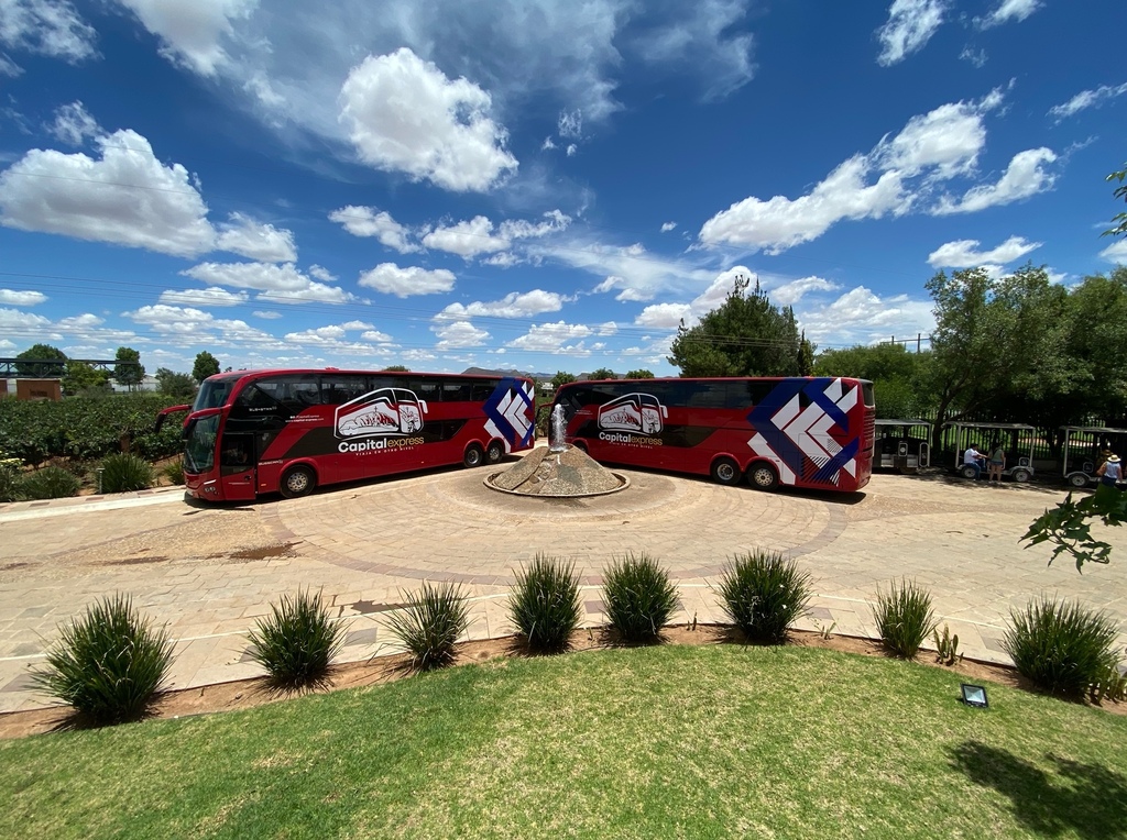 GVMX1's tweet photo. Un viaje de lujo

Mientras todas las empresas transportistas emergentes se enfocan en malbaratar sus servicios ofreciendo tarifas tan bajas que hacen dudar de la calidad; la nueva Capital Express apunta al segmento medio alto y alto con servicios de alto… https://t.co/Shu7RpJa02 https://t.co/uLsegrDvmm