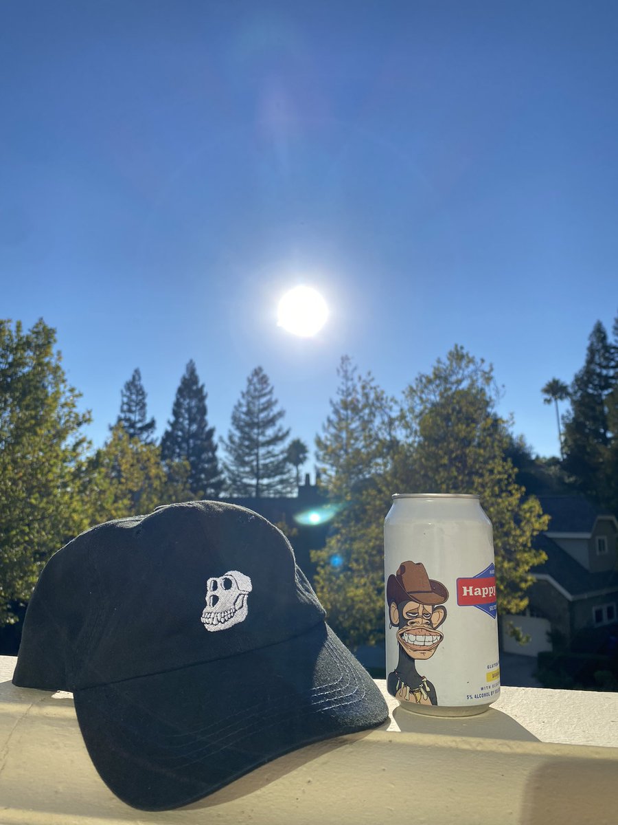 realniceguy_SRH's tweet photo. Hope you have a real nice weekend!

Cheers!🍻😎🚀
@BoredApeYC @happydad https://t.co/3JbFGRIj8C