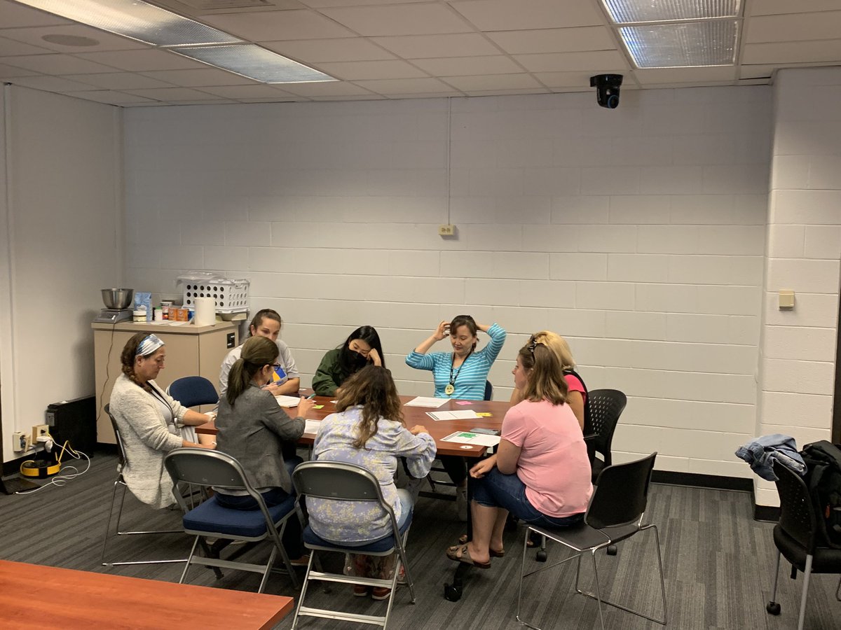 MDominguezD15's tweet photo. Reflecting on how amazing this year is going to be for our @MultilingualD15 learners after leading a full day of professional development with our ESL Resource teachers. #ProudToBe15 https://t.co/nLc9TlTjPt