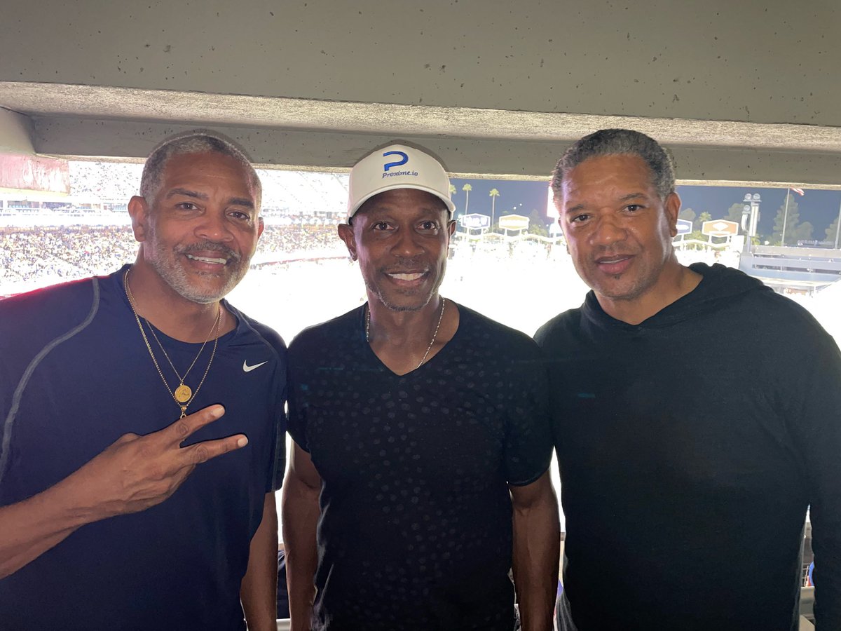 Went to the Dodgers game with the Allen brothers, the Dodgers beat Brewers pretty good !!  #Proxime <a href="/Proxime_NFT/">Proxime</a>