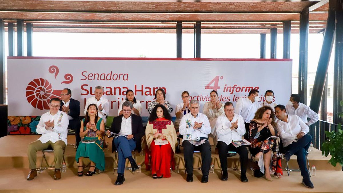 SusanaHarp's tweet photo. Agradezco la presencia de mis compañeras y compañeros del @senadomexicano en este cuarto informe de actividades legislativas. Siempre es un placer recibirlos en esta tierra oaxaqueña.
#NuestraVozAlSenado
1/2 https://t.co/QqlO6g0CgM