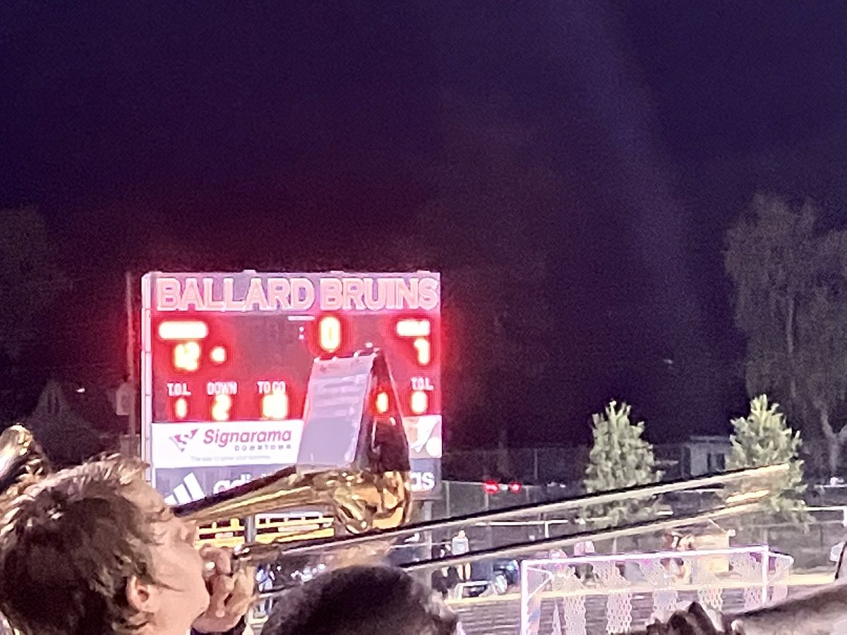 ValerieChinn's tweet photo. Congrats @Ballard_Bruins Football beating @MaleBulldogs 12-7 https://t.co/G5UqdGZJ5q