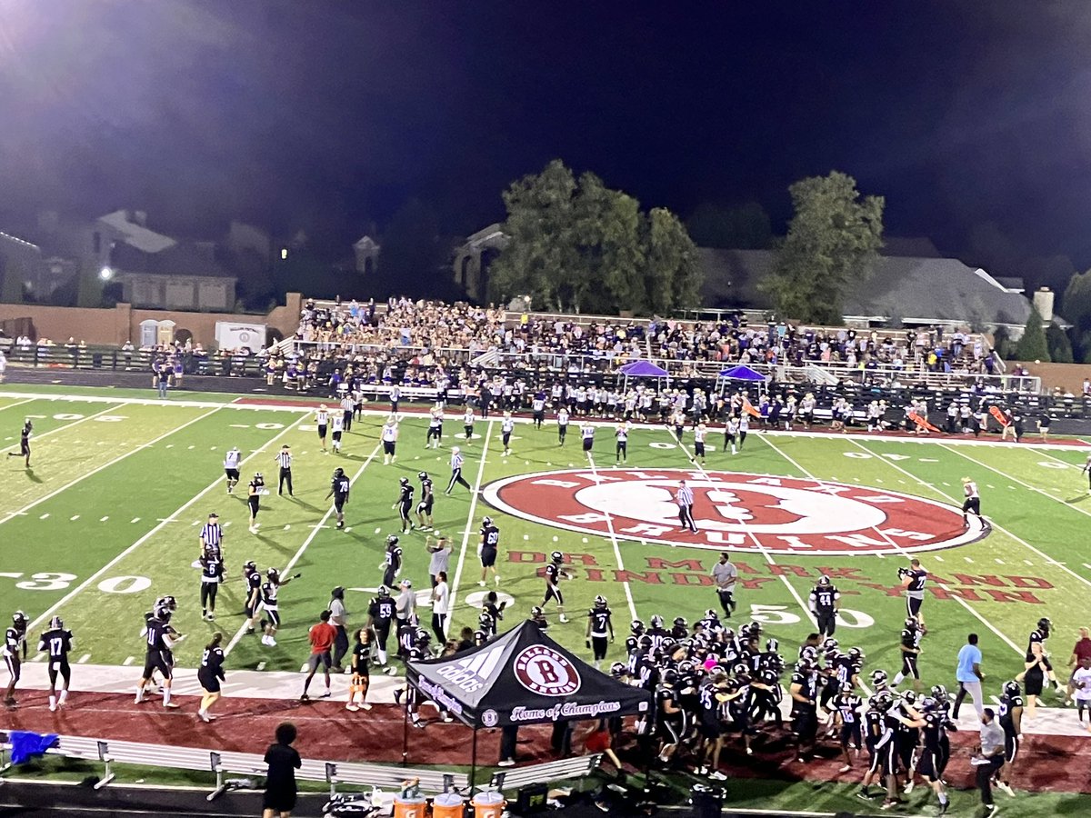 ValerieChinn's tweet photo. Congrats @Ballard_Bruins Football beating @MaleBulldogs 12-7 https://t.co/G5UqdGZJ5q