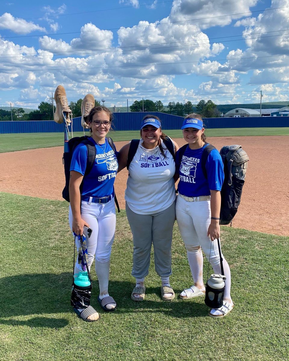 EOSC_Softball's tweet photo. #Team Martin/Feazle  take Mountaineers Unlimited Game 2!
MVP’s
🥇@Makenziemartinn 
🥈@keeley_dale03 
🥉@Kyleeanderson21 https://t.co/zcNf76zlEK