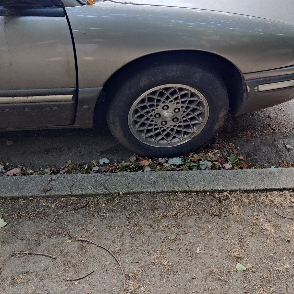 jaygaad's tweet photo. Is this the inspiration for the Hyundai Ioniq 5 rims? @MKBHD https://t.co/7I7yr8N6KV