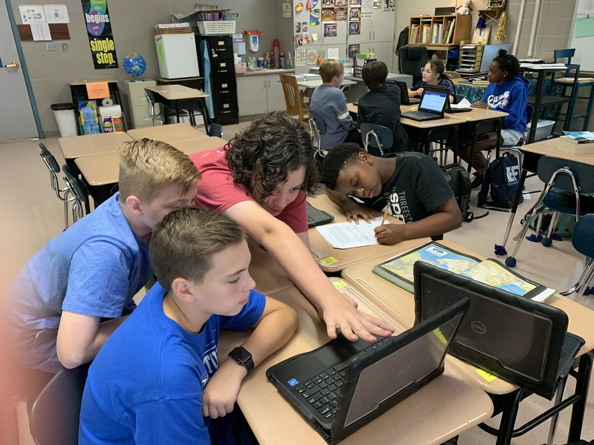 TFAA_Middle's tweet photo. 7th grade students started the brainstorming process for their PBL projects today. #PBL @TFAA_Rams https://t.co/U3IY2DOO45
