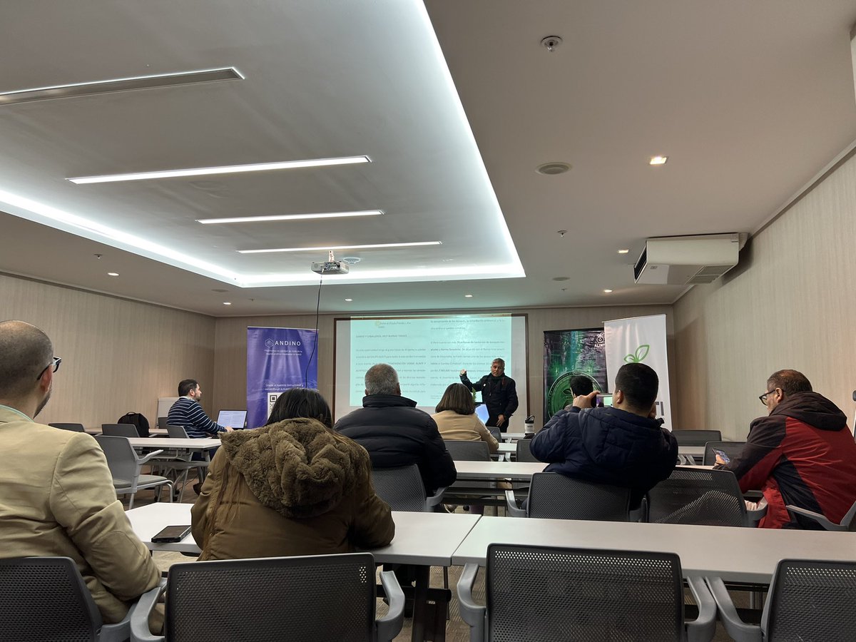 Luacantu's tweet photo. At @andinodao event learning about @AlintiCoins 🌳
#AlintiGreenEnergy - improving the quality of life in the Andean region through #web3
#NEARisNOW $NEAR #NEARPeru https://t.co/fM32ttap0X