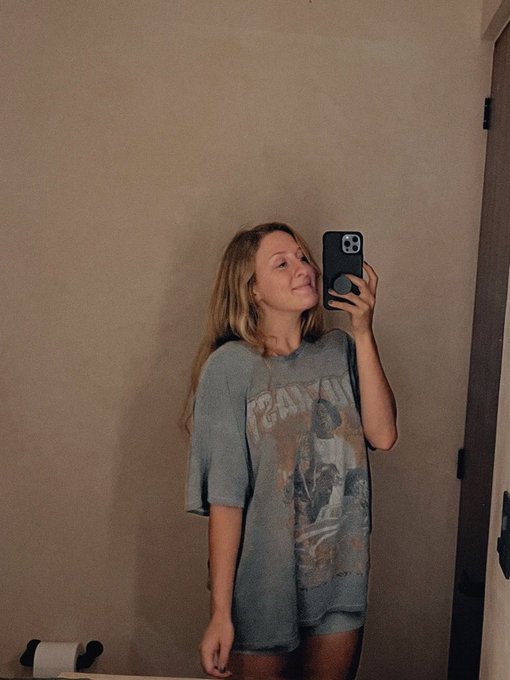 She&rsquo;s sleepy https://t.co/KufAPy3qyx