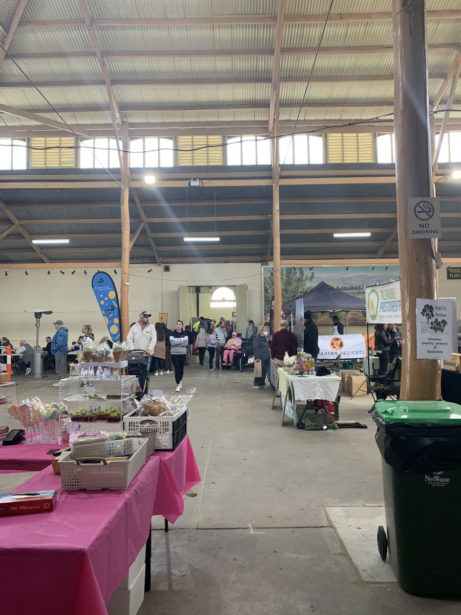 BriarPatricia's tweet photo. #BathurstFarmersMarket has moved back to original pavilions - and it’s just lovely with a good vibe and lots more stalls. Had to taste ( several) #RecklessBrewing beers- soon to be close us - can’t wait. https://t.co/5G9z30QAjR