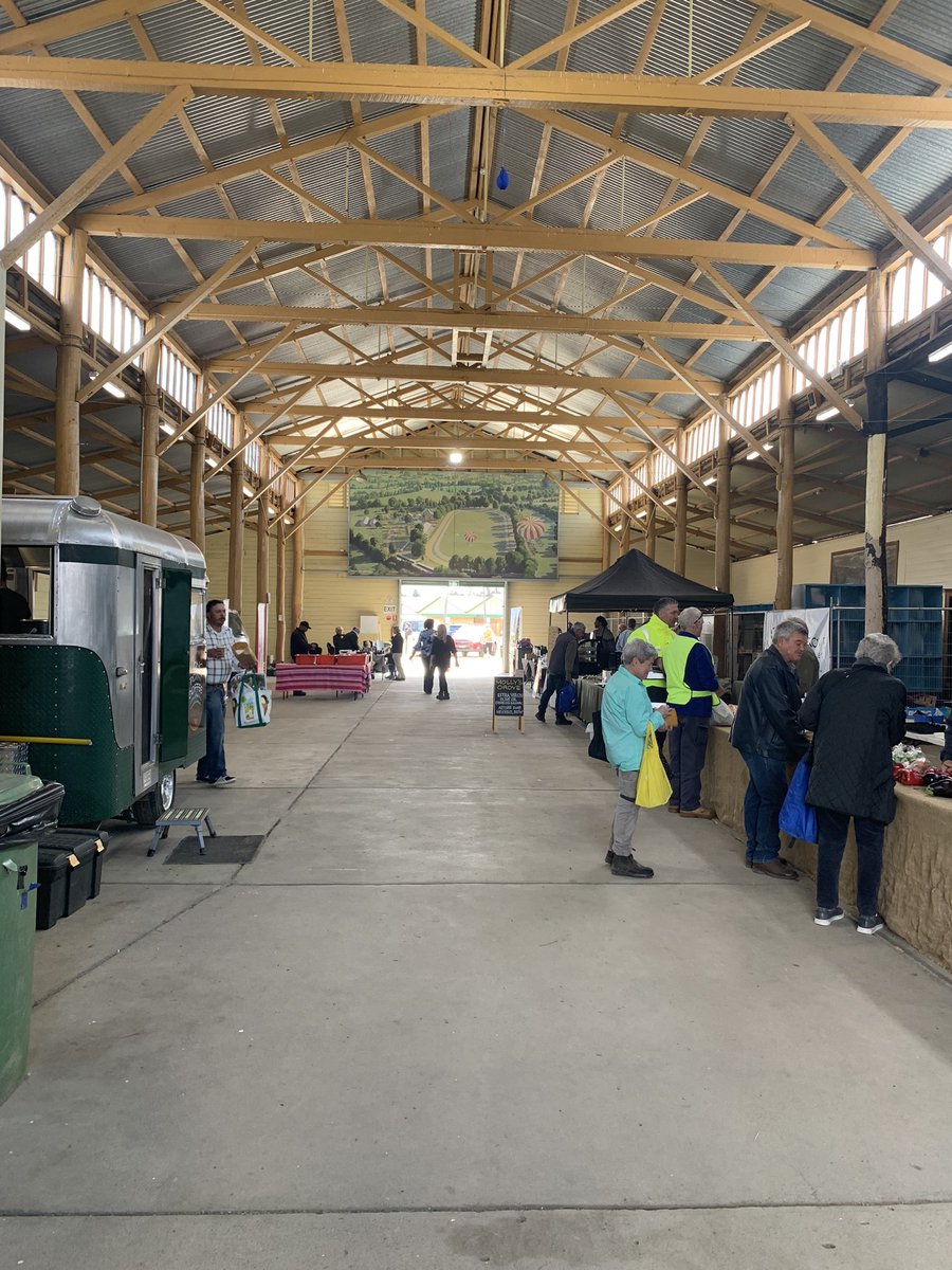 BriarPatricia's tweet photo. #BathurstFarmersMarket has moved back to original pavilions - and it’s just lovely with a good vibe and lots more stalls. Had to taste ( several) #RecklessBrewing beers- soon to be close us - can’t wait. https://t.co/5G9z30QAjR