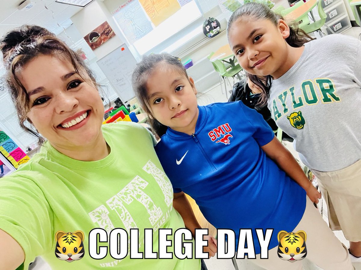 #knowledgeispower @PrincipalBernal is doing an extraordinary job not only setting high academic expectations, but beautifying our school. Week 3✅ #studentsannotatingthetext #collegeday #selinaction @ACEDallasISD