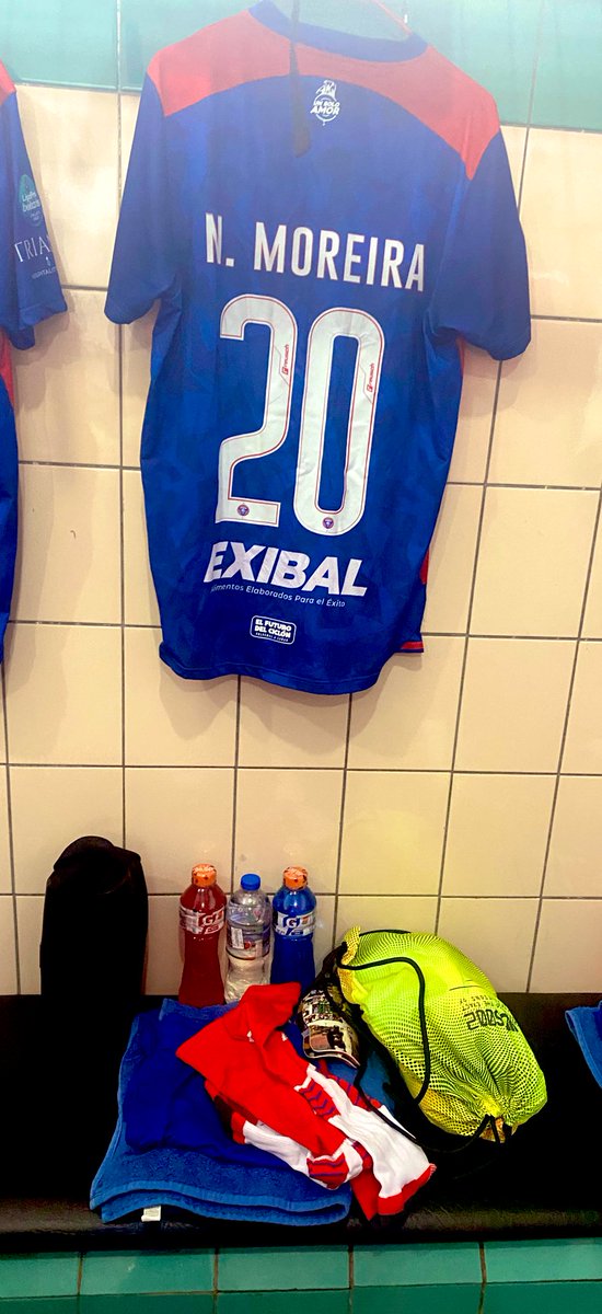 neffermoreira's tweet photo. Voy a seguir trabajando en silencio me va a ser más fuerte por la familia 👩🏾‍🦳👨‍👧‍👦💪🏻🙏⚽️🧏🏾‍♂️🙌🏾🔴🔵 https://t.co/9Bb993PRm2