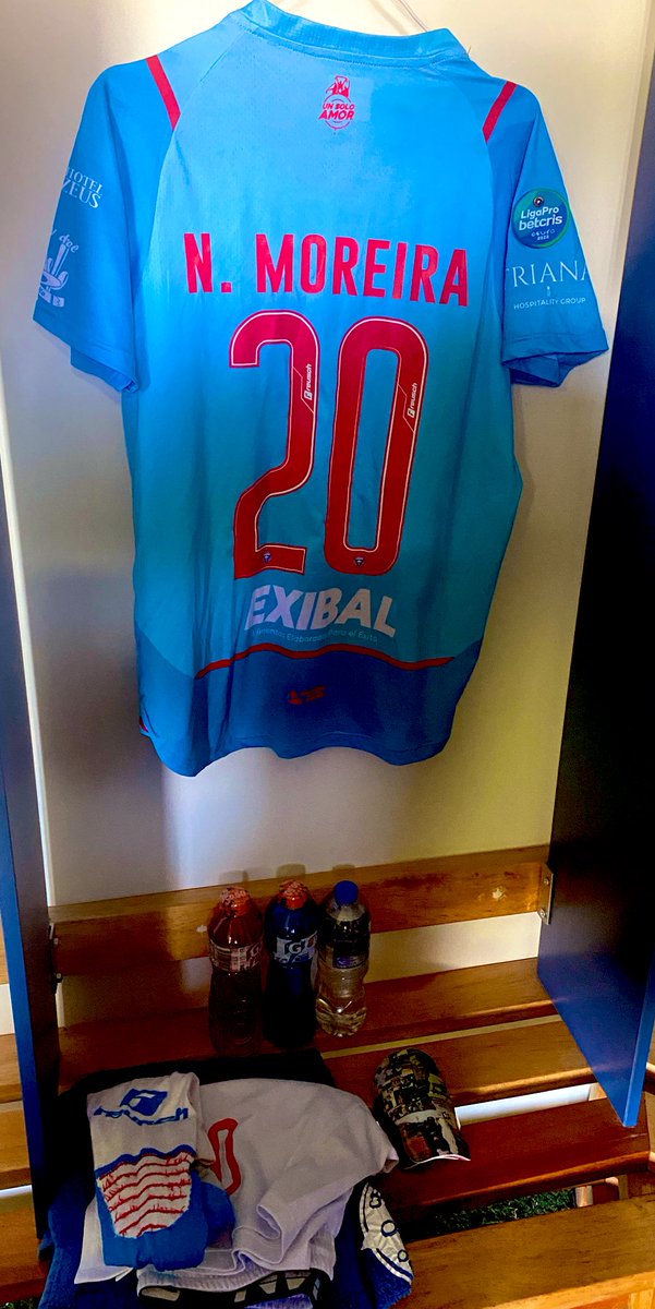 neffermoreira's tweet photo. Voy a seguir trabajando en silencio me va a ser más fuerte por la familia 👩🏾‍🦳👨‍👧‍👦💪🏻🙏⚽️🧏🏾‍♂️🙌🏾🔴🔵 https://t.co/9Bb993PRm2