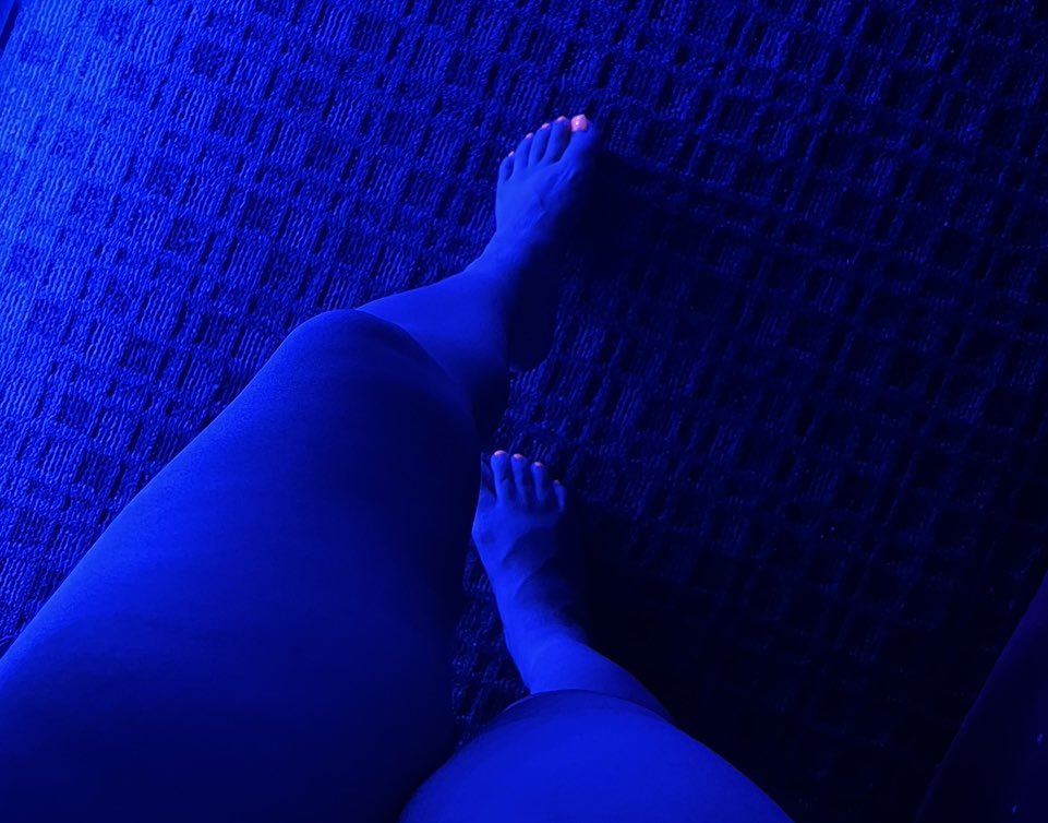 Feet_NextDoor's tweet photo. Views 🥰 #feet #feetfethish #feetfinder #feetpicsforsales #FEETJOI #feettickling #feetarches #feetsoles #feetworshi̇p #feetlover #feetcontent #toes #neontoes #prettyfeet #prettyfeetmafia #TOESday #toesfeet #toelover #polishedtoes https://t.co/VjCmQpjZZw