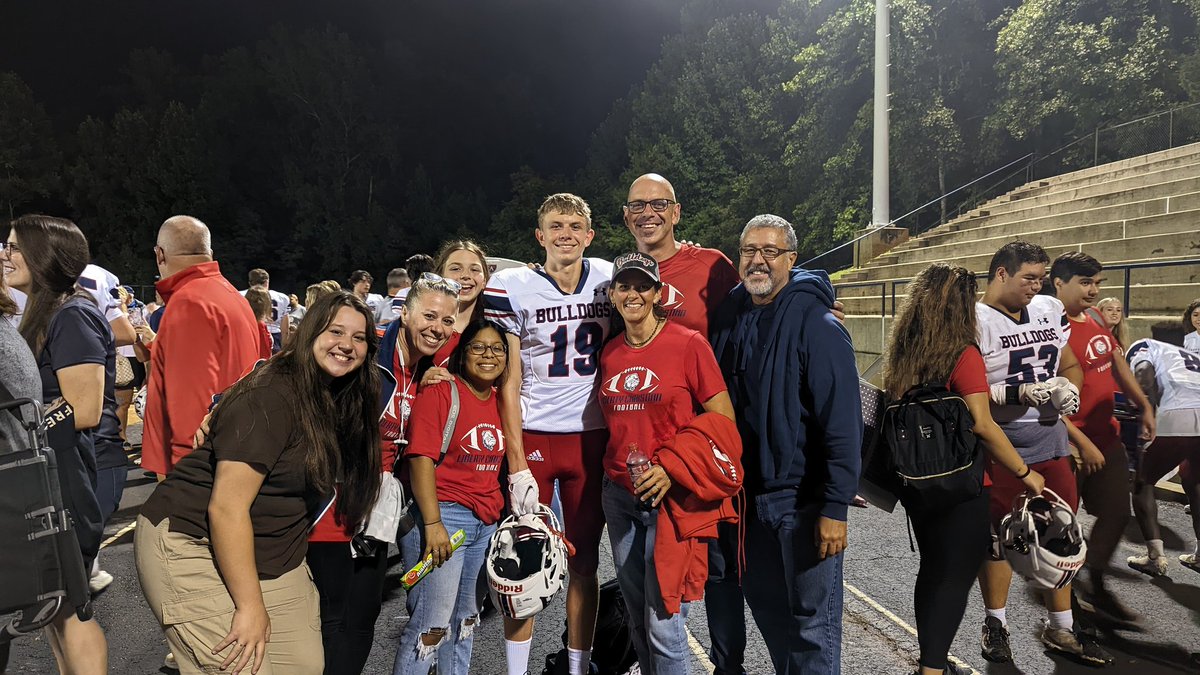 britneybitch002's tweet photo. Go Bulldogs! Big win tonight at Magna Vista. So thankful for Carter to be of this team! #GoBulldogs #Go19 https://t.co/MTWiIvJVde