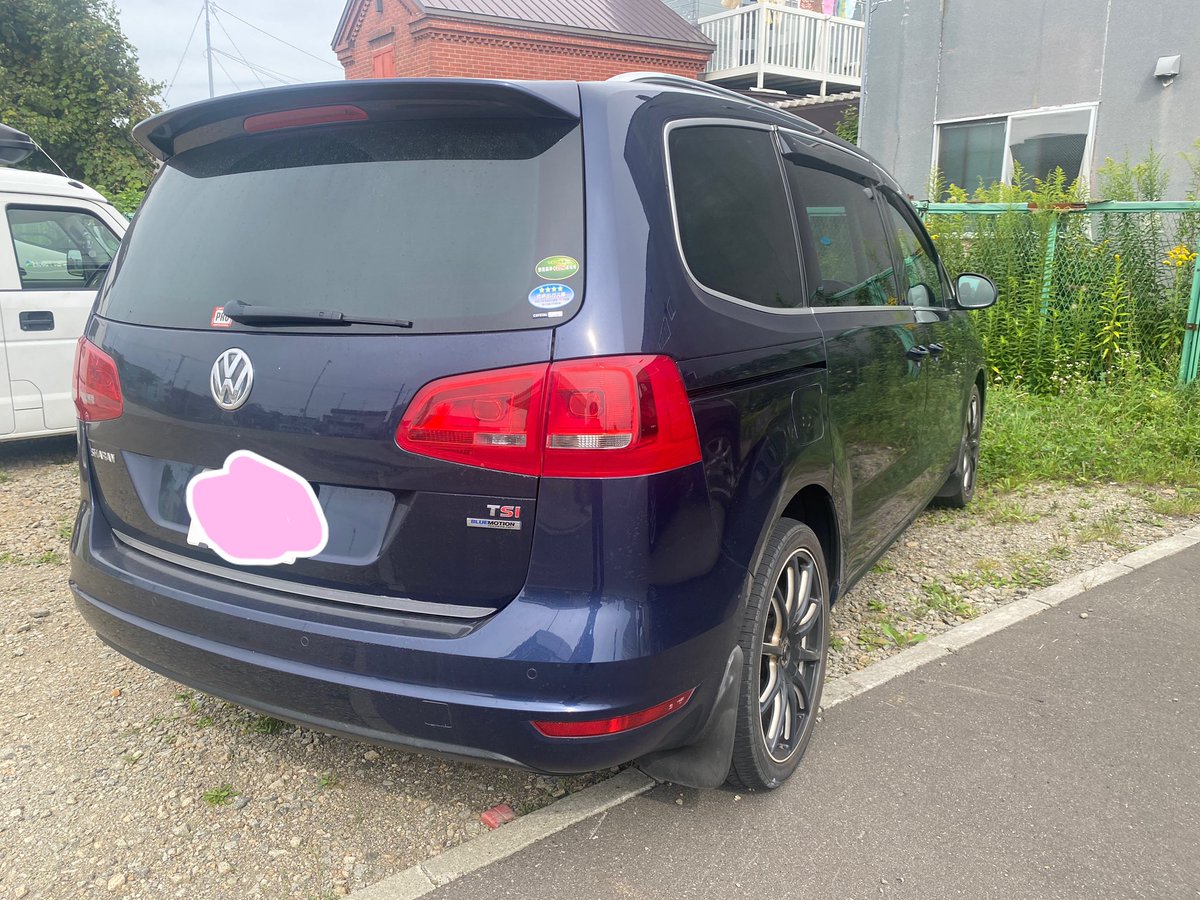 RNgarage_'s tweet photo. 一発目の在庫車のご紹介です！
 #フォルクスワーゲン  #シャラン
13万キロ
車検R5.8
carrozzeria サイバーナビ、フリップダウンモニター付き
夏冬タイヤ付き
チェックランプ、不具合等一切無し
7人乗り

是非一度ご連絡を！
#RNgarage #車売ります #車買います #拡散希望 #中古車 #北海道 #石狩 #札幌 https://t.co/gyOZN0jNaq