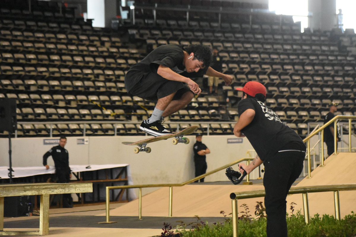 TitanTaurino's tweet photo. Prácticas generales previo al inicio del Campeonato Nacional de SkateBoarding 🛹 2022 Street @IncufidNAY @incufidNayarit
#deportesurbanos #sakte #titansportsmx #skateboarding https://t.co/U0QVGktZ0V