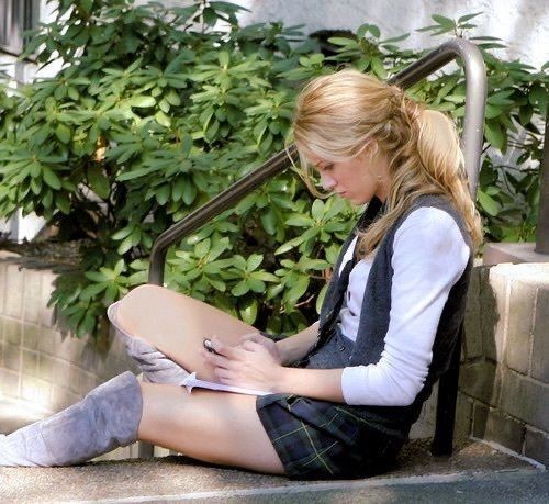 vintagemiumiu's tweet photo. —write your goals down, envision your future, make short and long term goals and make consistent progress towards them ☕🌟🍃🏡🏇🏙️ https://t.co/ZcpbKJHURY