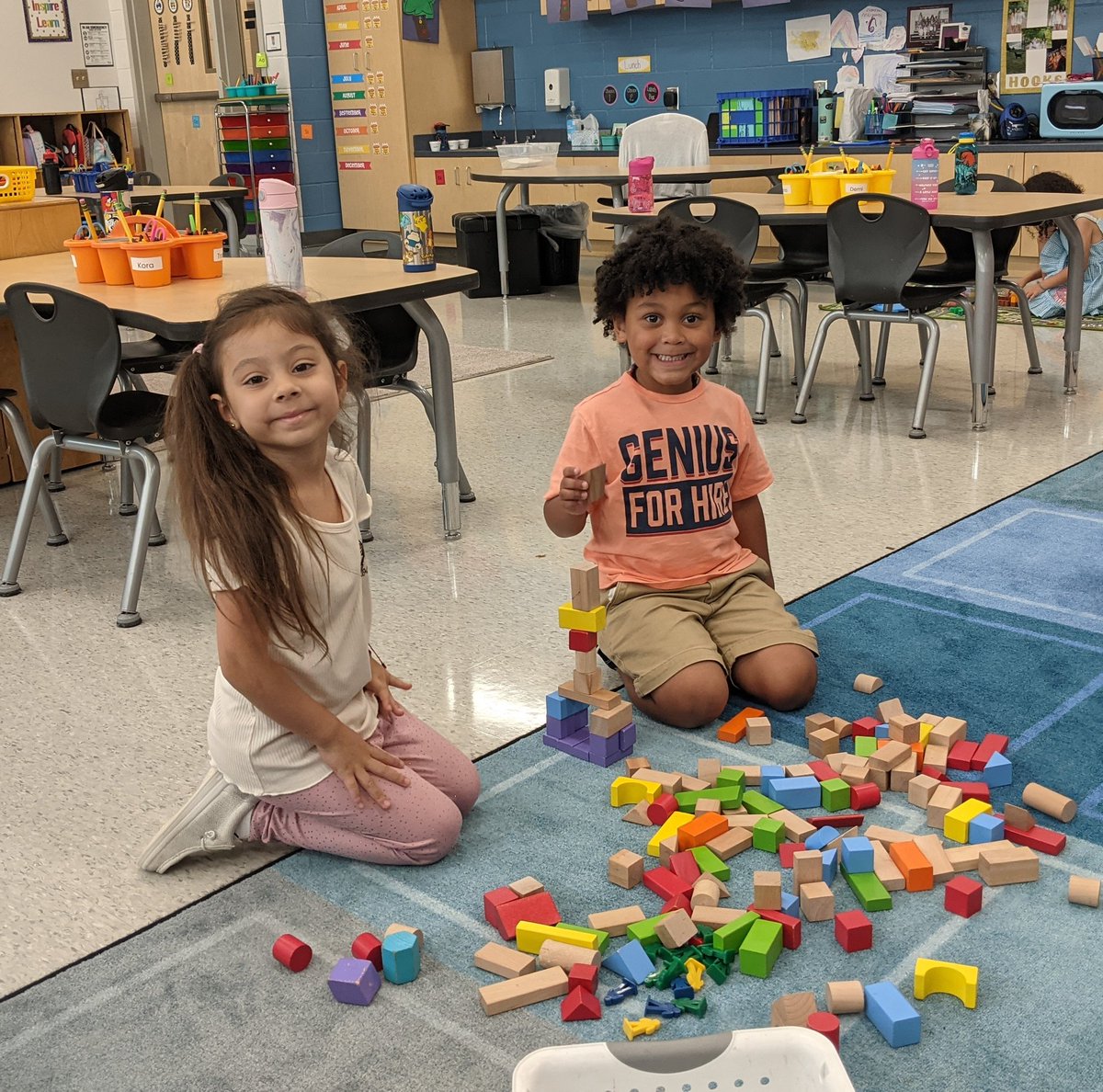 MrsECrews's tweet photo. We ♥️ learning in kindergarten! @WhiteKnollElem #K5ShiningStars #LoveWins https://t.co/psbGGKgbHb