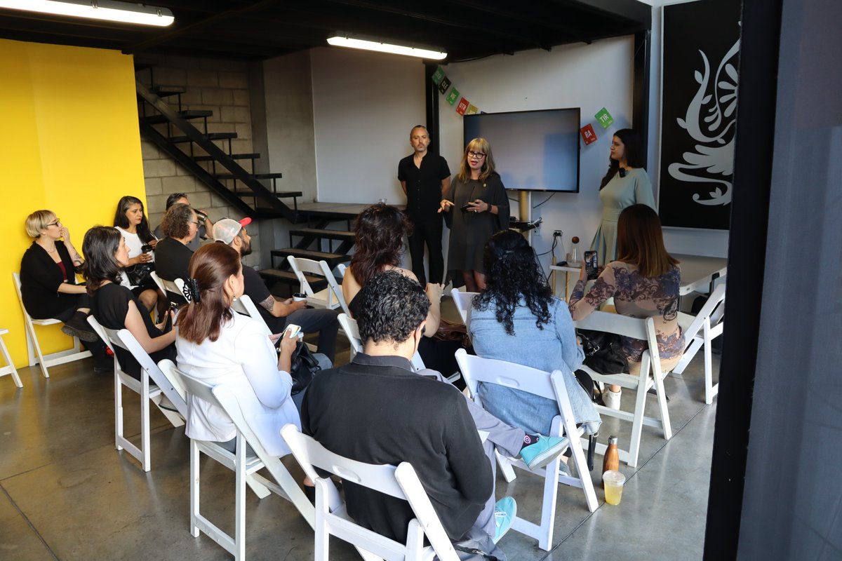 Tijuana_CM's tweet image. Una mañana para pensar que  los activismos abstractos comienzan desde la crítica y ayudan a transformar lo que nos rodea. 🌟   

Si no pudiste asistir, recuerda que estamos transmitiendo nuestras charlas via instagram live. 📲 

Nos vemos en septiembre con algo GRANDE. 💗
#CMTij
