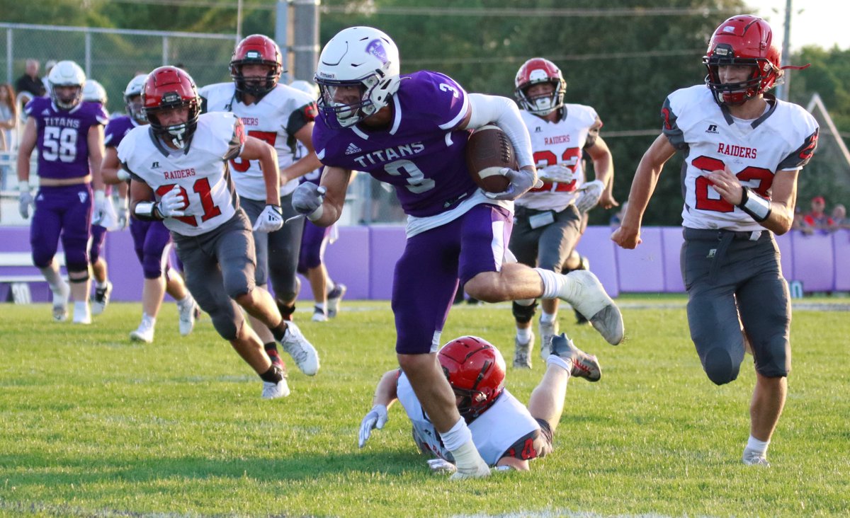 FINAL: <a href="/scc_titans/">SCC Titans</a> 48, East Sac County 7.

The Titans (1-0) fired on all cylinders in their season opener, as QB <a href="/BattaGavin/">Gavin Batta</a> torched the Raiders with 308 passing yards and four touchdowns, plus an INT and rush TD. Keegan Soard caught five passes for 158 yards and two TDs. #iahsfb