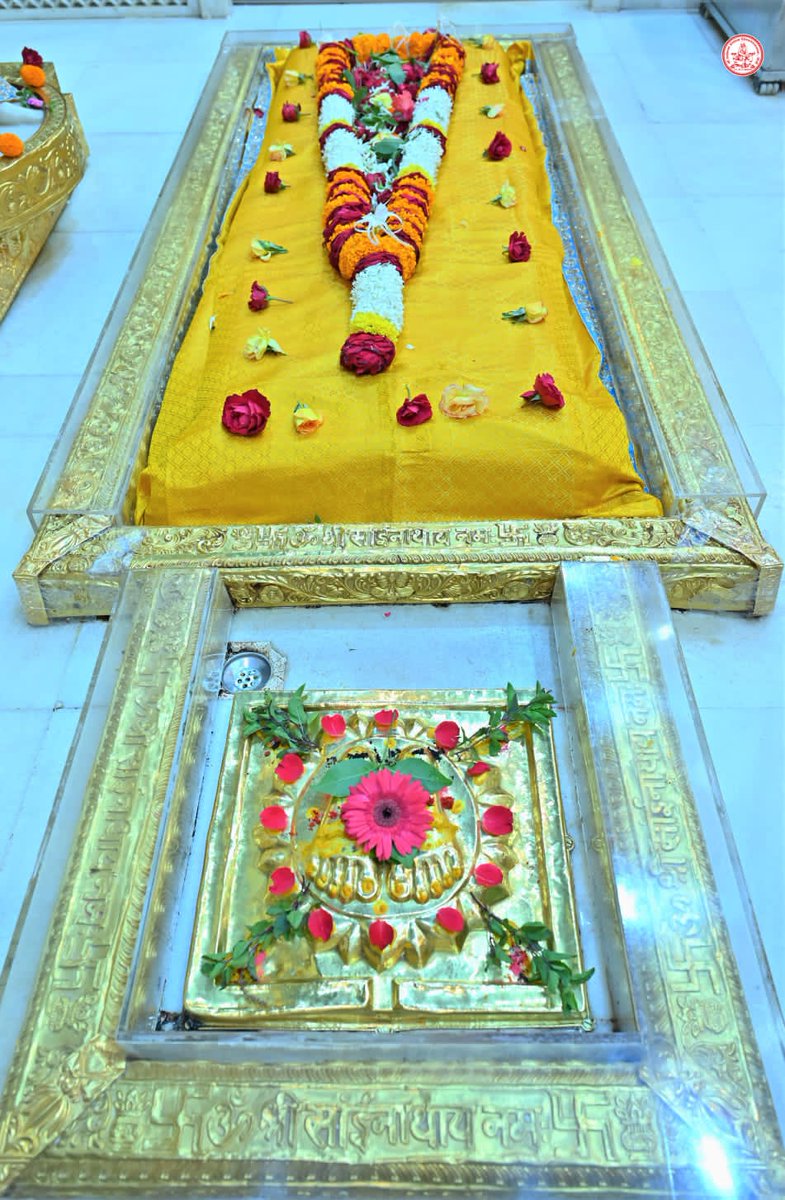 SaiShraddha11's tweet photo. 🙏🏼Shirdi Sai Baba Darshan🙏🏼
🌹Saturday 27 August 2022🌹
Sai Baba: I feel indebted to him who surrenders himself completely to Me, and ever remembers Me. I shall repay his debt by giving him salvation (self-realization). https://t.co/SCSwemuM6c