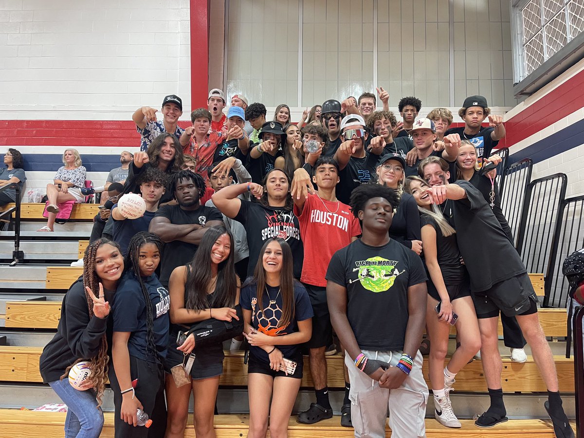Such an awesome experience when the Austin Student Section and the Dulles Student Section come together and cheer for each other. We both won tonight! #fortbendproud #RaisetheSails @SFAHS_Bulldogs @DullesVball
