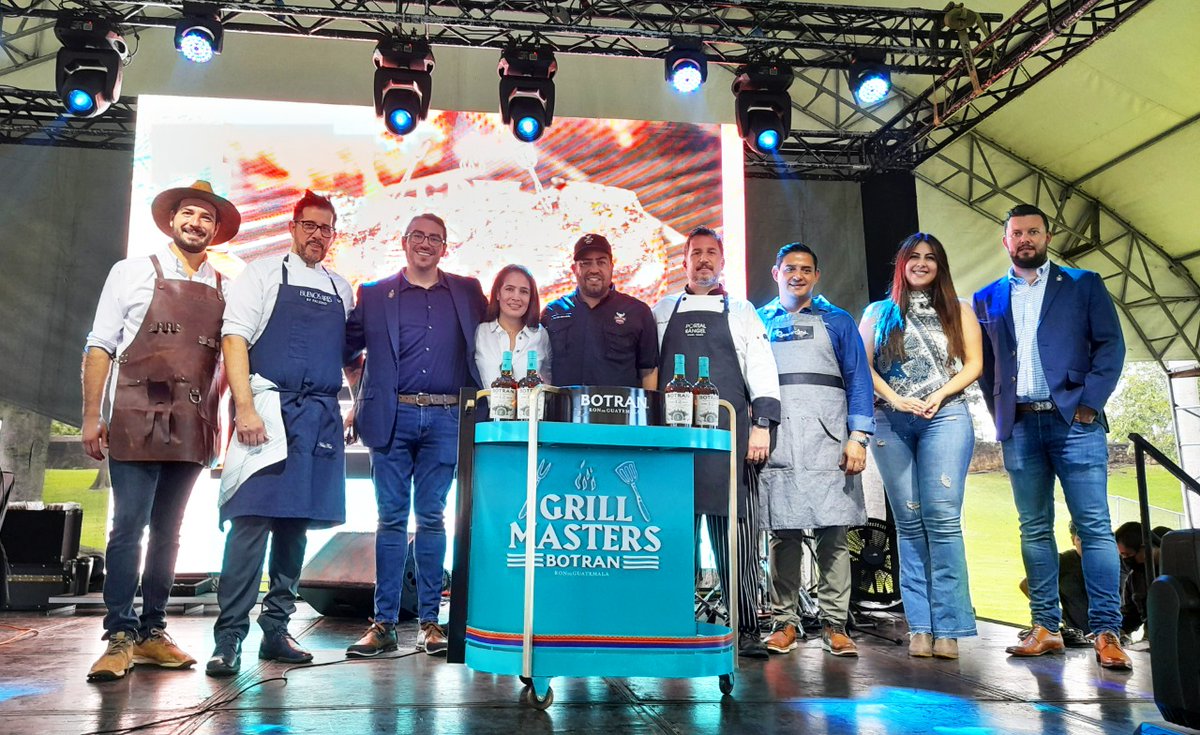 hits_stereo's tweet photo. Ron Botran lanza nueva experiencia en el mundo del asado 🍖🥩🫕
Descubre lo más actualizado y lo que es tendencia en Stereo Hits ↘️⬇️↙️
https://t.co/938mwYQ0PR
#StereoHits #RadioOnLine #Guatemala #RonBotran #RonesAñejos #Asados #Restaurantes #zoo https://t.co/IYtGZ7WAPj