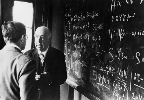 PhysInHistory's tweet photo. Niels Bohr lecturing his son Aage Bohr.                                                                              Aage was co-winner of the Nobel Prize in Physics, 1975. https://t.co/z4k0YHHf1m