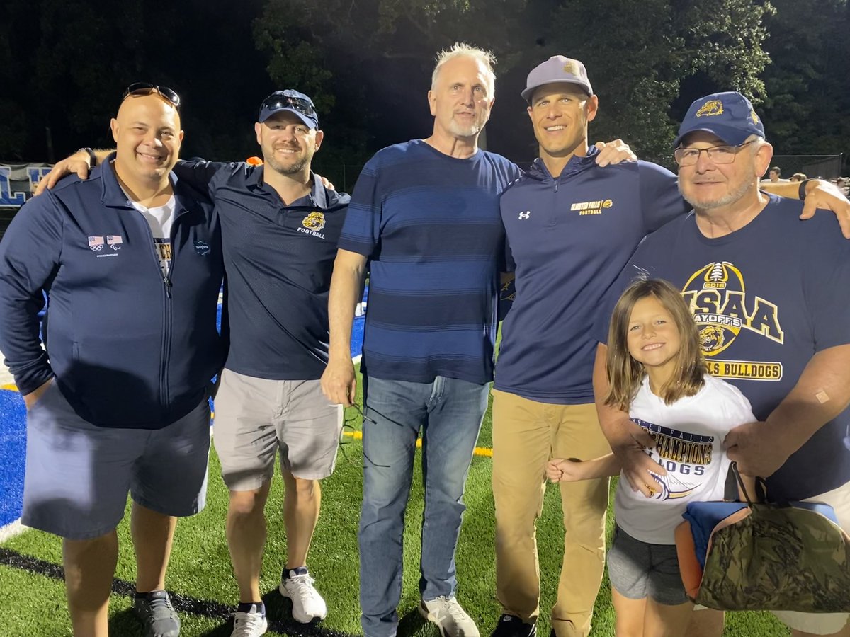 professionalhue's tweet photo. Nothing like a @OFfootball1 win to set up a great weekend!!! Congratulations #OFHSBulldogs !!! Nice win over the Blue Devils. 🏈 https://t.co/fzR3GKUTCe