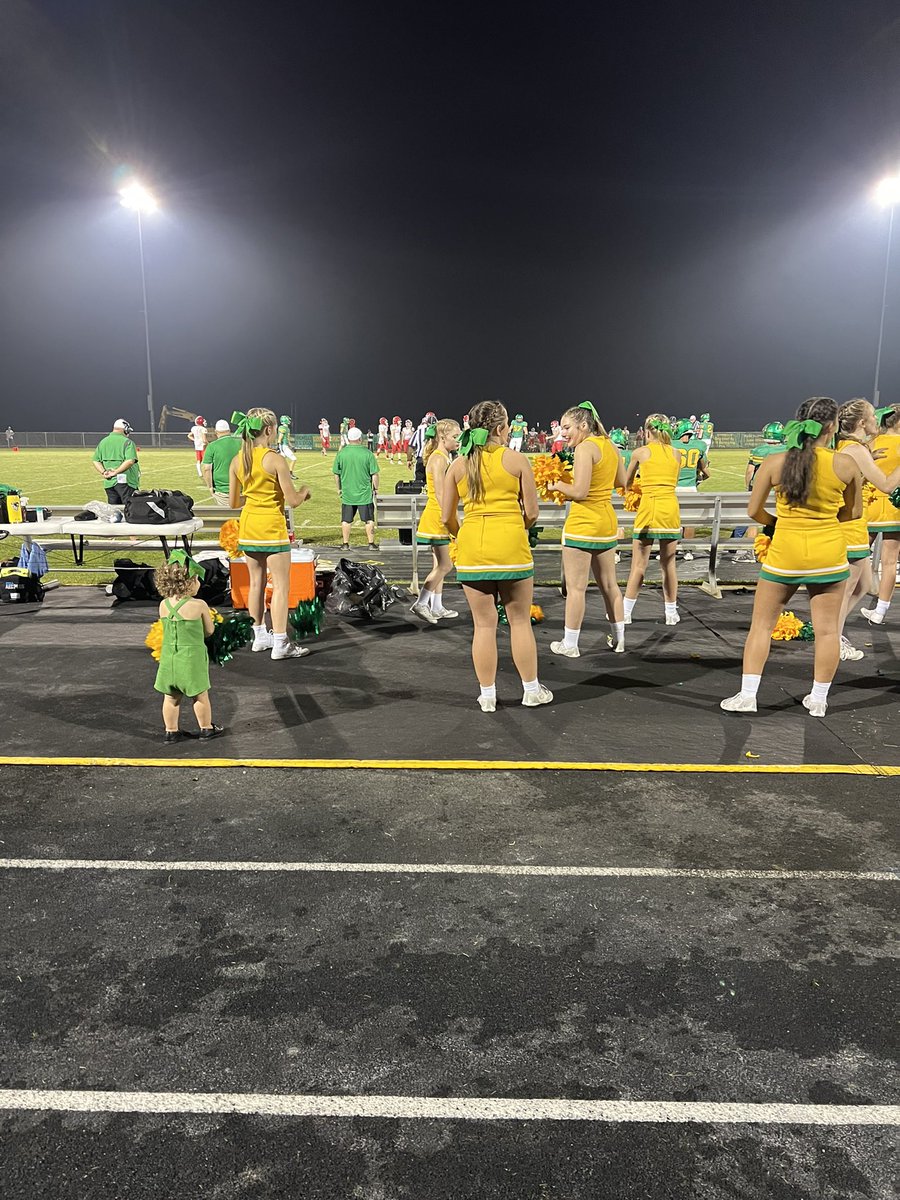 KamSlateGC's tweet photo. Kenny G took the sidelines tonight at The Farm for the first time. Thanks to our @GreenupCheer girls for making her night. She’s your newest fan! 💚🖤💛 #GCAllForOne #BelieveInGC https://t.co/k7XpLu8d2S