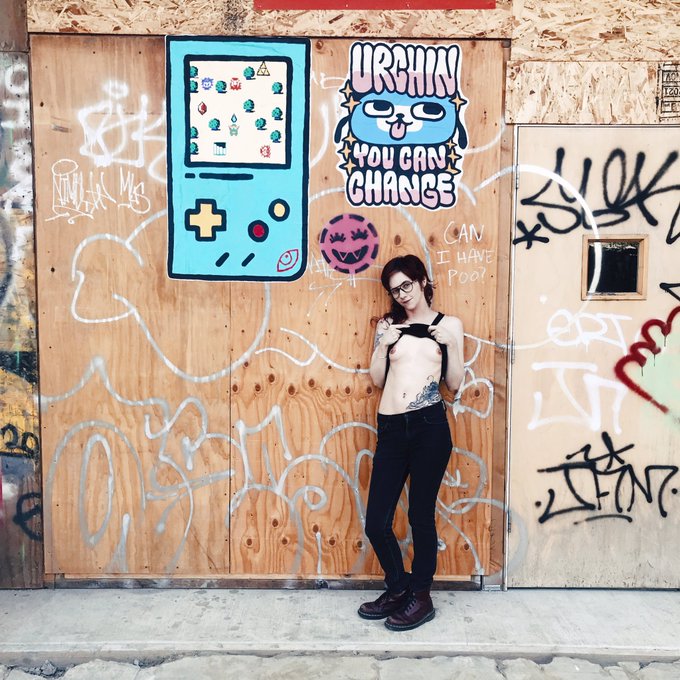 FYI - always pay attention when you&rsquo;re posing in front of graffiti&hellip;  😝 https://t.co/MFSmucvTTh<a href="/tag/queer"class="tags"><span>#queer</span></a><a href="/tag/petite"class="tags"><span>#petite</span></a><a href="/tag/pdx"class="tags"><span>#pdx</span></a><a href="/tag/enby"class="tags"><span>#enby</span></a>