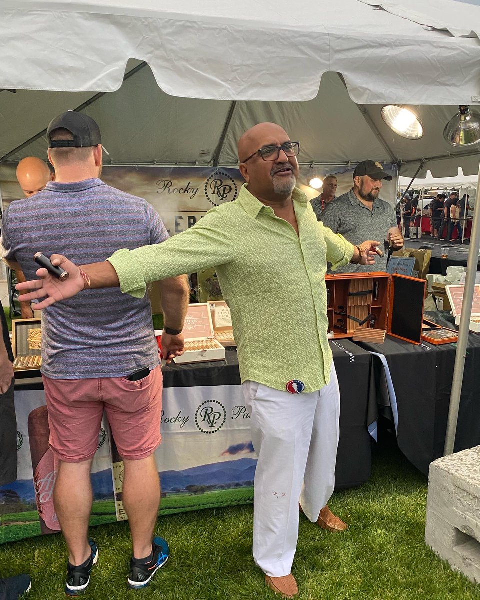 RMcigarfestival's tweet photo. If you’re not here, you best get here… @drewestatecigar + @RockyPatelCigar
#RMCigarfestival2022 #drewestatescigars #jonathandrew #nishpatelcigars #nimishpatelcigars #de4l https://t.co/Nz8zkiFD4s