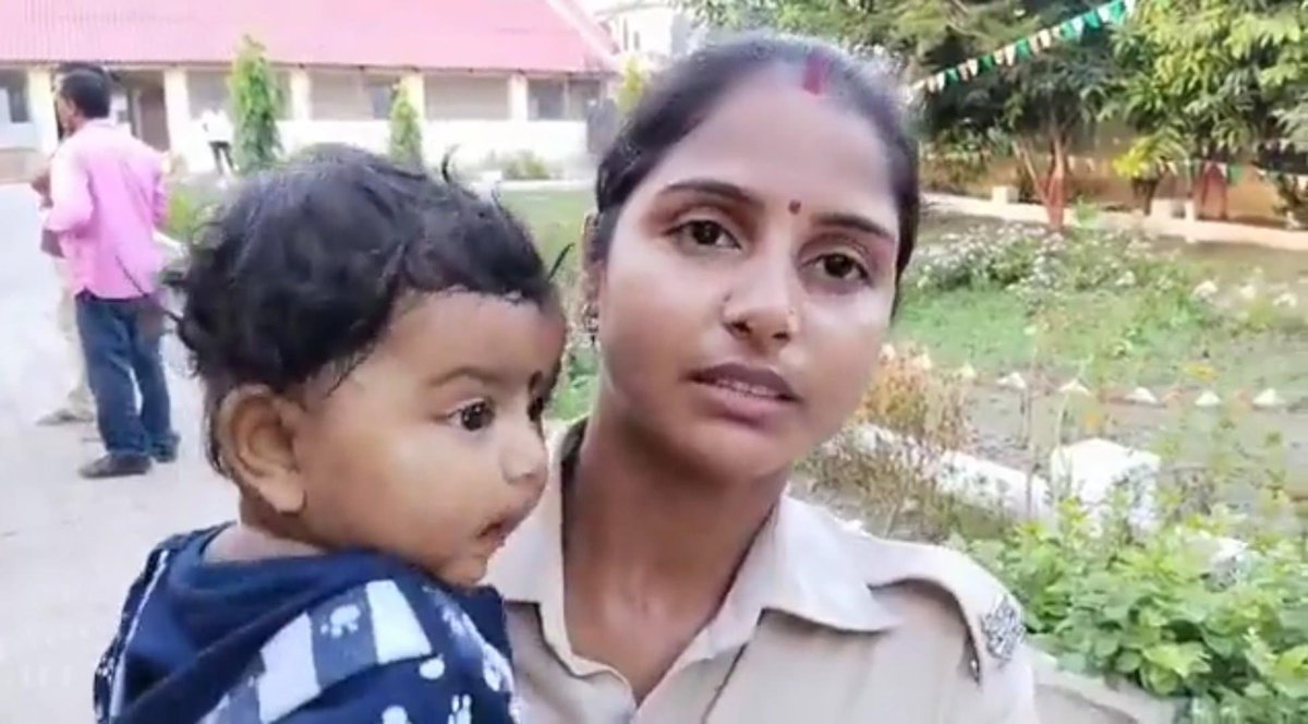 बबली कुमारी ने वर्ष 2015 में बिहार पुलिस में बतौर कांस्टेबल जॉइन किया. वर्तमान में बेगूसराय में तैनात थीं. अपने कर्तव्य निर्वहन के साथ परिवार संभाला, पढ़ाई निरंतर जारी रखी।

कठिन परिश्रम और चुनौतियों का सामना कर BPSC परीक्षा उत्तीर्ण की और अब DSP ट्रेनिंग के लिए जा रहीं.