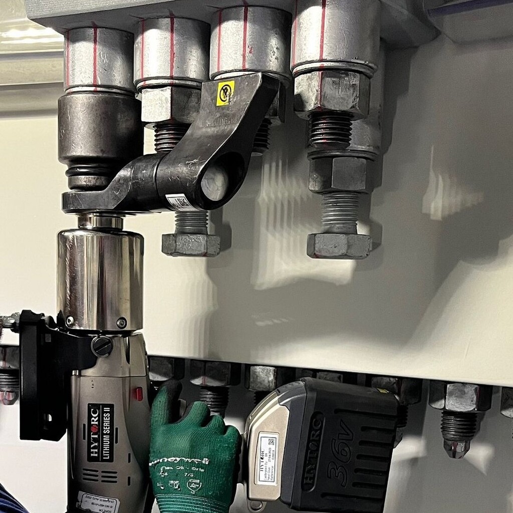 Hytorc_AL's tweet photo. 🔴 HYTORC ofrece soluciones líderes en la industria para todas las aplicaciones de torque inimaginables en parques eólicos. 
  Desde aplicaciones en el rotor y el buje así como en la sección de las torres y los ejes, ya sea en altamar o en tierra. 
 ✅… https://t.co/cGjU1g7rLs https://t.co/NSUkED5Kl1