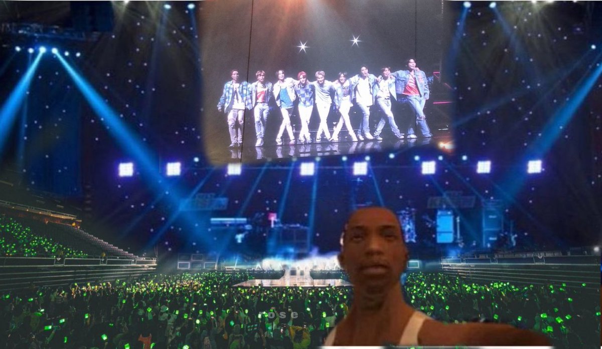 mmxly__'s tweet photo. yo en el tour por latam de los nct 127 luego de vender la casa: https://t.co/w6gkcJTAta