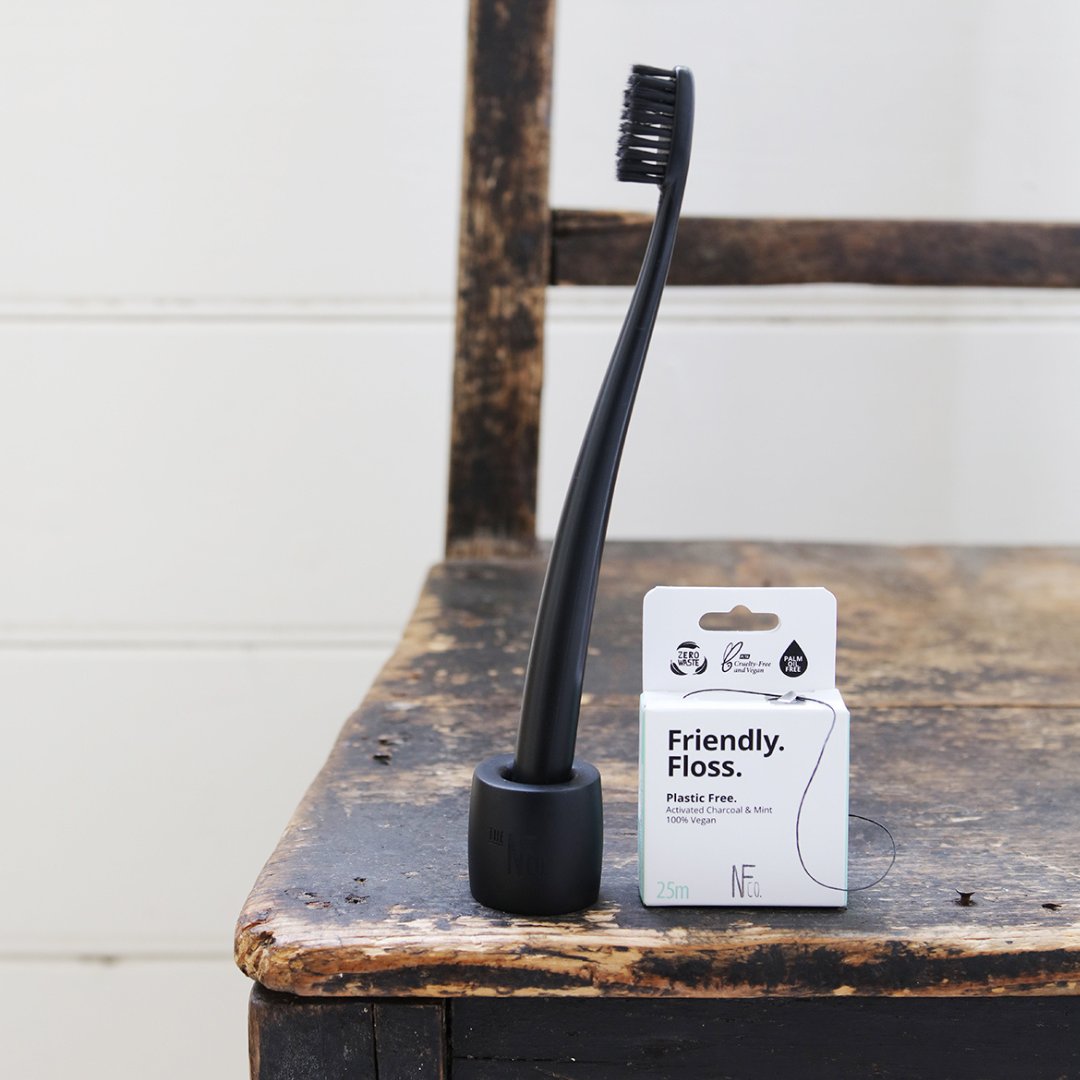 jacknjill's tweet photo. Did you know our products are #plasticfree? 
Our clever Bio Brush in #PirateBlack and our Friendly Floss is plastic free along with its packaging. 😉
🌱 The handle is made from non-GMO cornstarch with PBT bristles which are BPA free and recyclable.
#planetwise #wellbeingisland🏝️ https://t.co/I44QbhOWMZ