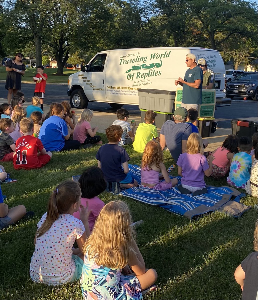 Priebefive's tweet image. ⁦@ccsd89⁩ ⁦@ParkViewCCSD89⁩ We have such an amazing school and PTC! Thank you for a great back to school picnic!!