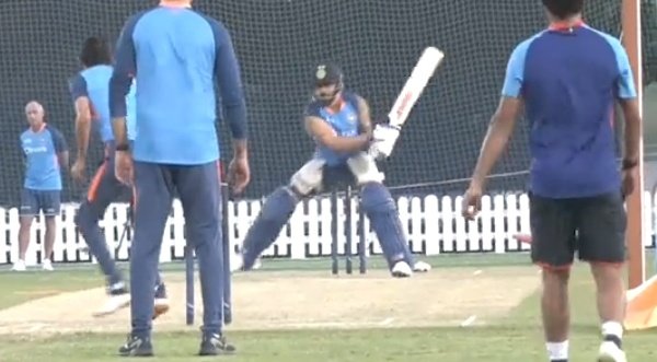 ImTanujSingh's tweet photo. Virat Kohli practicing reverse sweep and switch hit shots in yesterday nets batting practice session. https://t.co/8vGxt12xfa