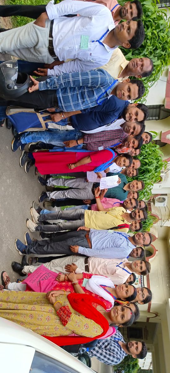 Manish_SGR1's tweet photo. कल दिनांक 26 अगस्त 2022 को उमरिया जिले के समस्त नवनियुक्त उच्च माध्यमिक एवं माध्यमिक शिक्षक जिला कलेक्ट्रेट पहुंचकर 100% वेतन एवं परिवीक्षा अवधि 2 वर्ष पूर्व की भांति करने का ज्ञापन जिला कलेक्ट्रेट में दिया गया
@ChouhanShivraj @Indersinghsjp @drnarottammisra @LalSinghArya https://t.co/kjd6BUI44V