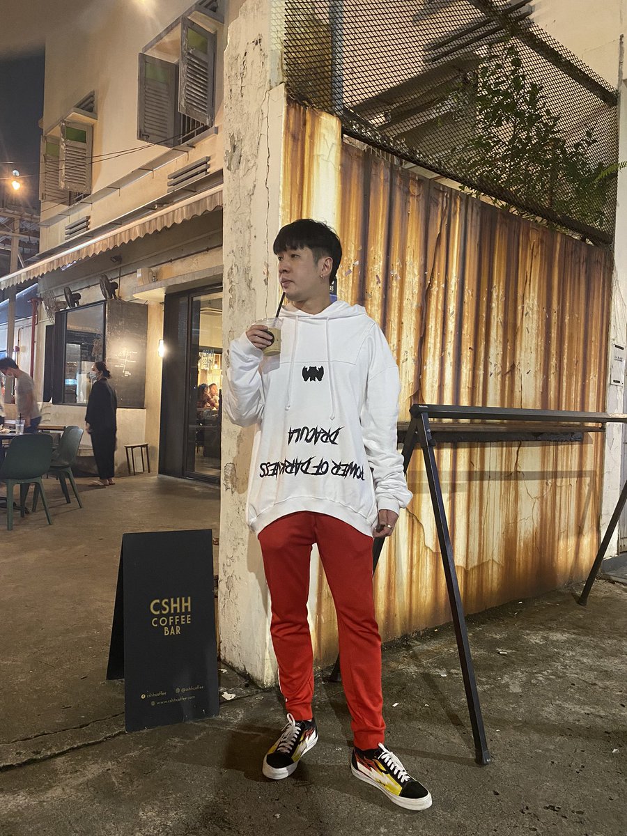 vintements's tweet photo. Inhale caffeine exhale negativity ☕️ #tillmykingdomcomes #thedaywillcome #연약할때강하고 https://t.co/OX0cJ6lZsd