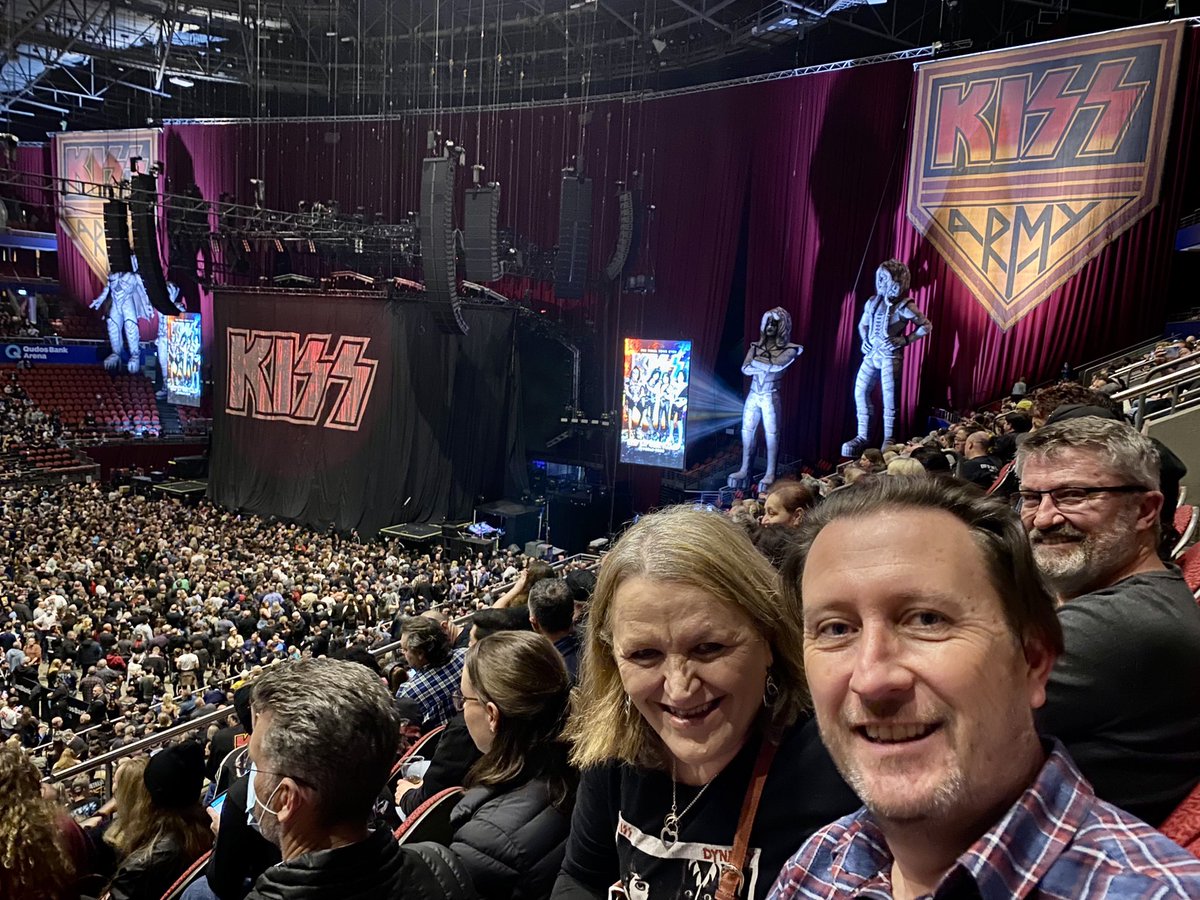 alanwedesweiler's tweet photo. KISS ! 🤘🏼🔥⭐️ 💥 
We wanted the best and we got the best. The hottest band in the world, KISS !
Such an amazingly awesome End of the Road concert and a huge privilege and pleasure to share it with my dear cousin Kerrie who introduced me to KISS about 44 years ago.
#KISS #KISSarmy https://t.co/PzSupHxWJN