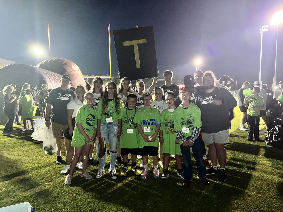 Miners_FB's tweet photo. Awesome time at @Rollafootball’s home opener tonight! Go Bulldogs!
#PickAxeTakeNames https://t.co/GuchymQQta