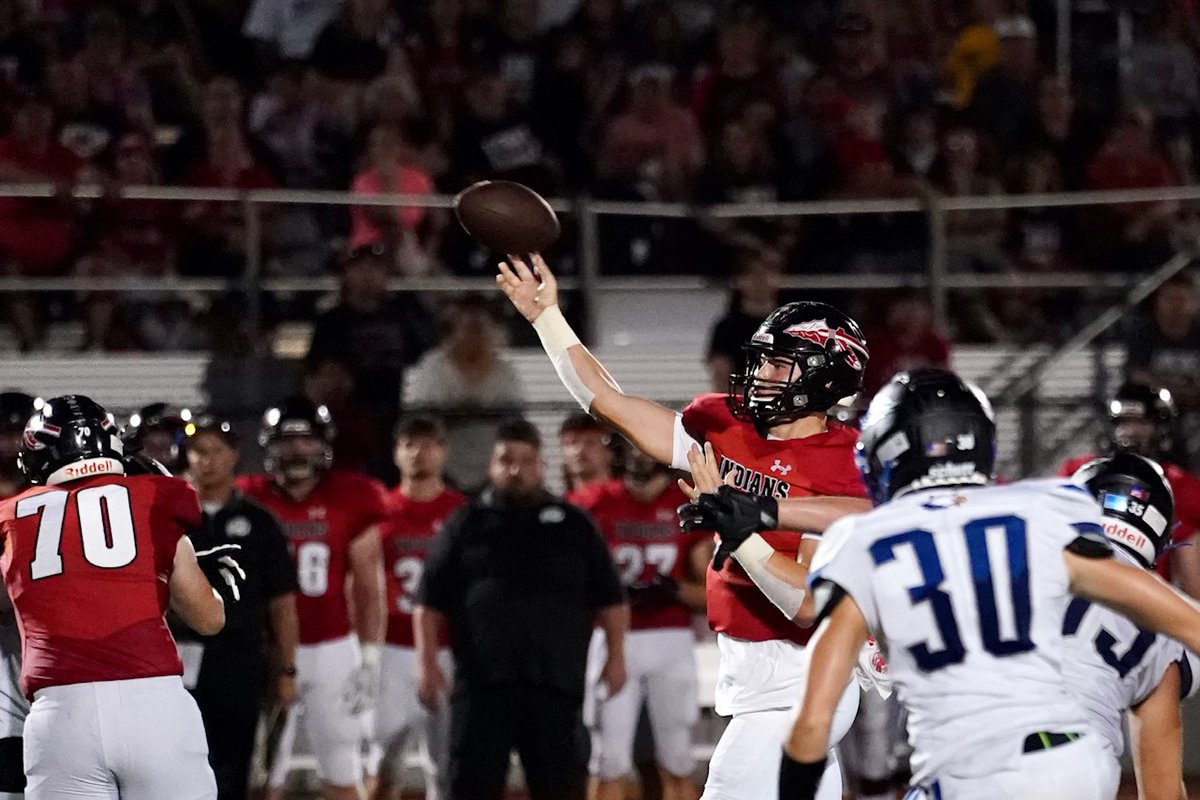 SpectrumNewsKC's tweet photo. .@HyVeeKCMetro Game of the Week -

Fort Osage's Ryver Peppers is an impressive sophomore; he catches a 31 yd TD from Greg Menne!

Grain Valley 14
Fort Osage 23     3Q - 2:55

🔥📸 @AjHildreth https://t.co/ilQMPbvxU6