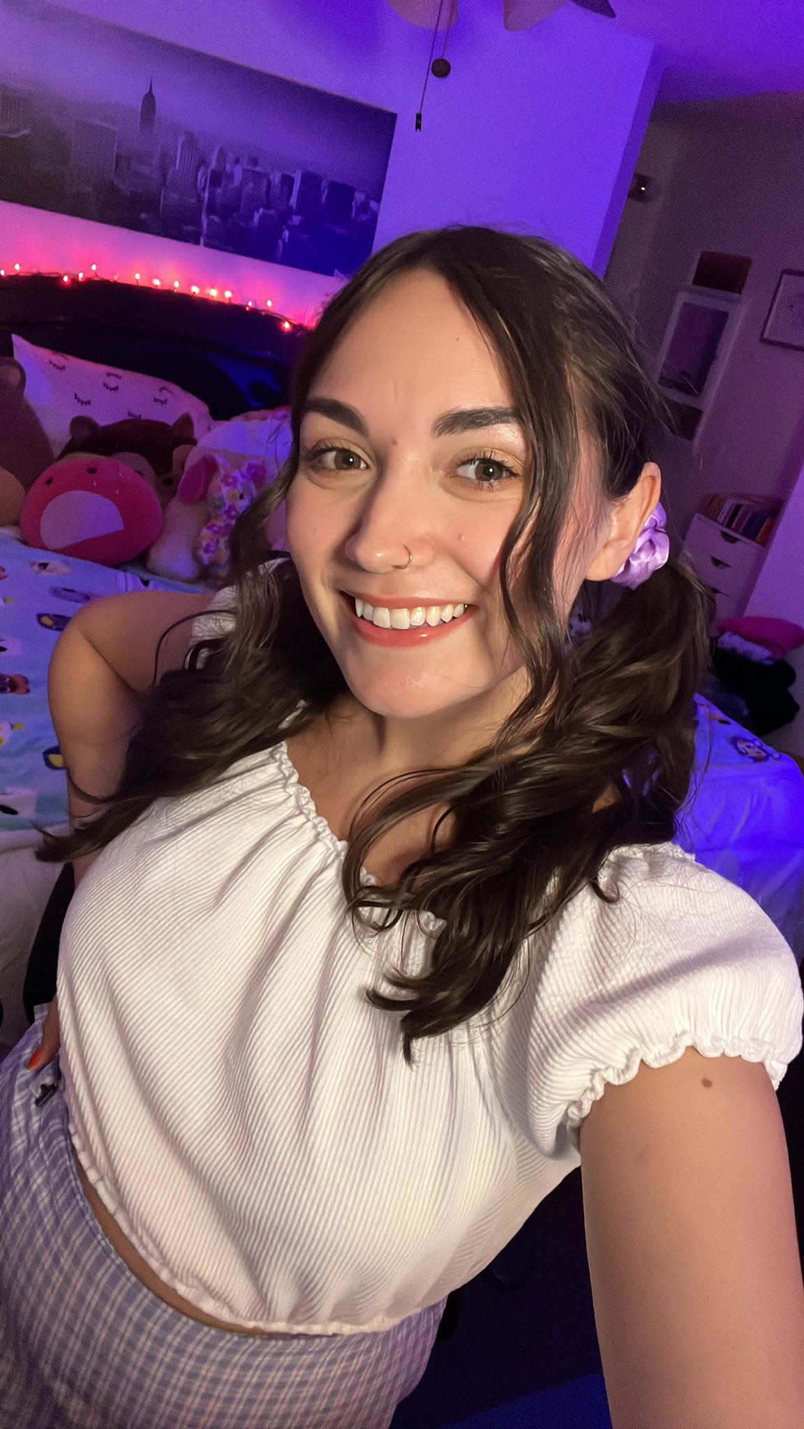 christina-on-twitter-bigggg-farmer-girl-we-re-live-and-playing